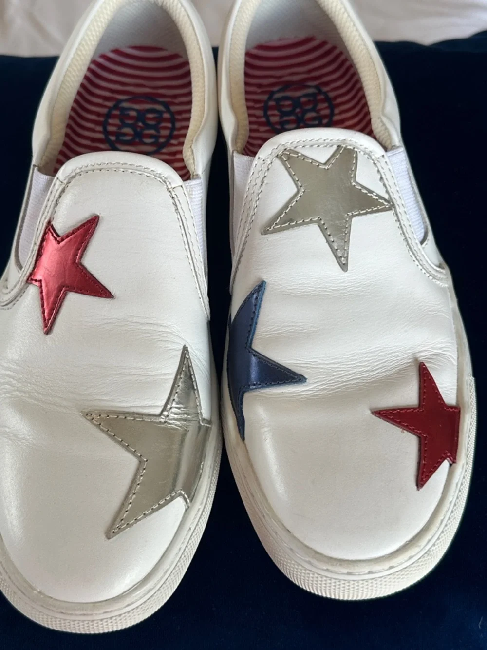G/FORE White Slip-On Sneakers with Red, Silver & Navy Star . Runs small - Picture 6 of 7